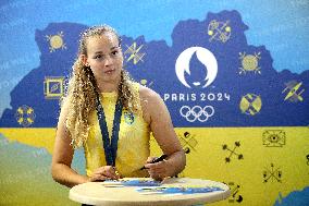 Ukrainian fencer Yuliia Bakastova brings home gold medal of Paris 2024 Olympics