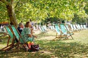 London Hit By High Temperatures