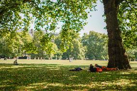 London Hit By High Temperatures