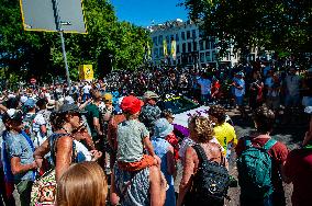 Le Tour De France Femmes 2024 Started In Rotterdam.