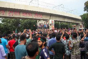 Students Demand Trial Of Ex-PM Hasina - Dhaka