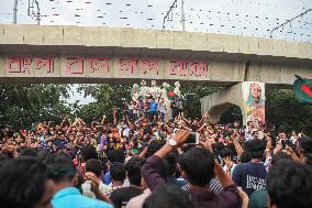 Students Demand Trial Of Ex-PM Hasina - Dhaka