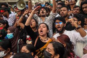 Students Demand Trial Of Ex-PM Hasina - Dhaka