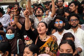 Students Demand Trial Of Ex-PM Hasina - Dhaka