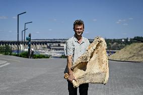 Mammoth bones found on River Dnipro bank displayed in Zaporizhzhia