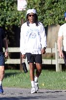 Exclu - Jay Z Spotted Jogging - The Hamptons