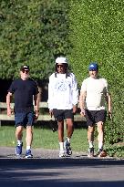 Exclu - Jay Z Spotted Jogging - The Hamptons