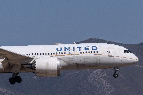 United Airlines Boeing 787 Dreamliner