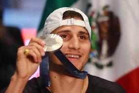 Boxer Marco Verde Arriving Mexico City Airport