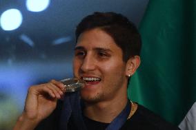 Boxer Marco Verde Arriving Mexico City Airport