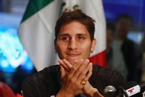 Boxer Marco Verde Arriving Mexico City Airport