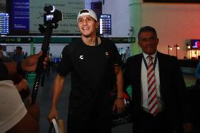 Boxer Marco Verde Arriving Mexico City Airport