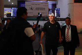 Boxer Marco Verde Arriving Mexico City Airport