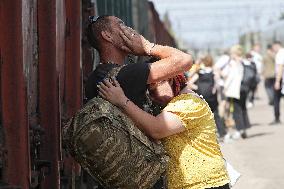 Saying goodbye at Kramatorsk railway station