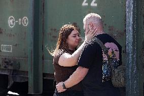 Saying goodbye at Kramatorsk railway station