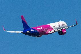 WizzAir Airbus A321neo Departing From Eindhoven Airport