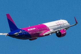 WizzAir Airbus A321neo Departing From Eindhoven Airport