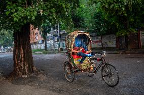 Daily Life In Dhaka