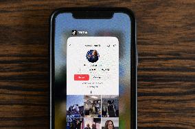 Kamala Harris Tiktok page - Paris