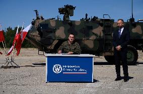 Polish Ministry Of Defence Signs Contract For Light Armoured Troops Carriers Near Warsaw.