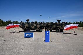 Polish Ministry Of Defence Signs Contract For Light Armoured Troops Carriers Near Warsaw.