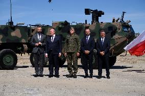 Polish Ministry Of Defence Signs Contract For Light Armoured Troops Carriers Near Warsaw.