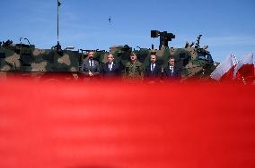 Polish Ministry Of Defence Signs Contract For Light Armoured Troops Carriers Near Warsaw.