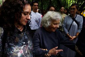 Photographic Tribute To Elena Poniatowska In Mexico