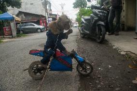 Street Monkey Mask Circus - Indonesia