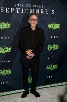 Beetlejuice Beetlejuice Black Carpet Fan Event