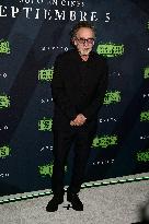 Beetlejuice Beetlejuice Black Carpet Fan Event