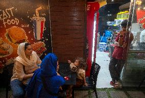 Daily Life In Tehran