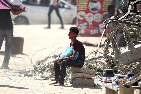 Daily Life of Palestinians in Khan Yunis.