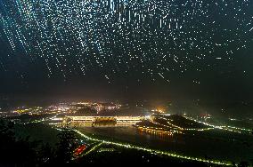 Star Trailsr Above The Three Gorges Dam