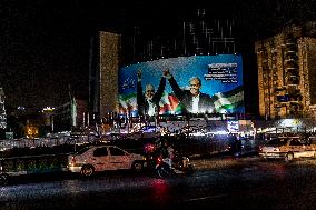 Banner Displaye Late Hamas Leader And Iranian President - Tehran