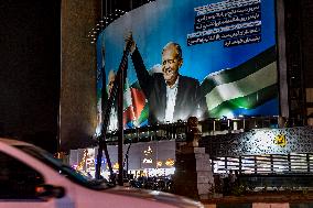 Banner Displaye Late Hamas Leader And Iranian President - Tehran