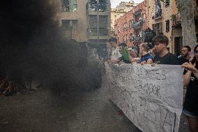 Gracia Is Left Without Its Popular "Correfocs" And Parades.