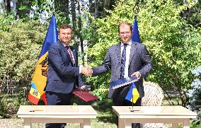 Ukraine and Moldova ink deal on Espoo Convention implementation