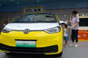 Cities Tour Of New ID. Buzz Of Saic Volkswagen In Shanghai