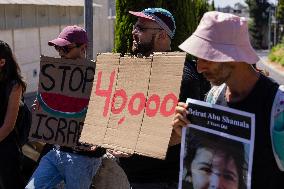 Israeli Activists Protest British Consulate - Jerusalem