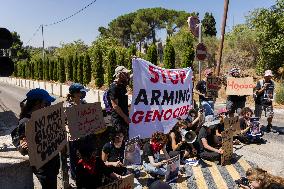 Israeli Activists Protest British Consulate - Jerusalem