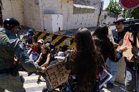 Israeli Activists Protest British Consulate - Jerusalem