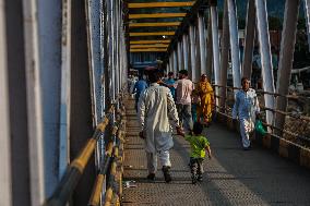 Daily Life In Kashmir