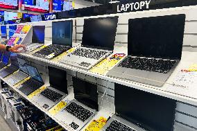 Electronics Store In Poland