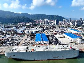 Vehicles Export at Lianyungang Port