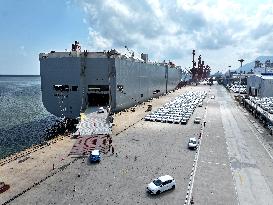 Vehicles Export at Lianyungang Port