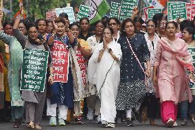 West Bengal Mamata Banerjee Demand Justice For Female Doctor Murdered - Kolkata