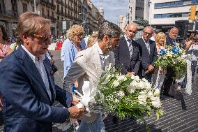 PP, VOX And Police Authorities Participate In A Tribute To The Victims Of Terrorism In Barcelona.