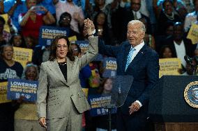 Harris And Biden Make First Joint Appearance Since Ticket Change - Maryland