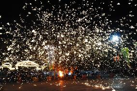 Strike Iron Flower During The 30th China Silk Road Turpan Grape Festival